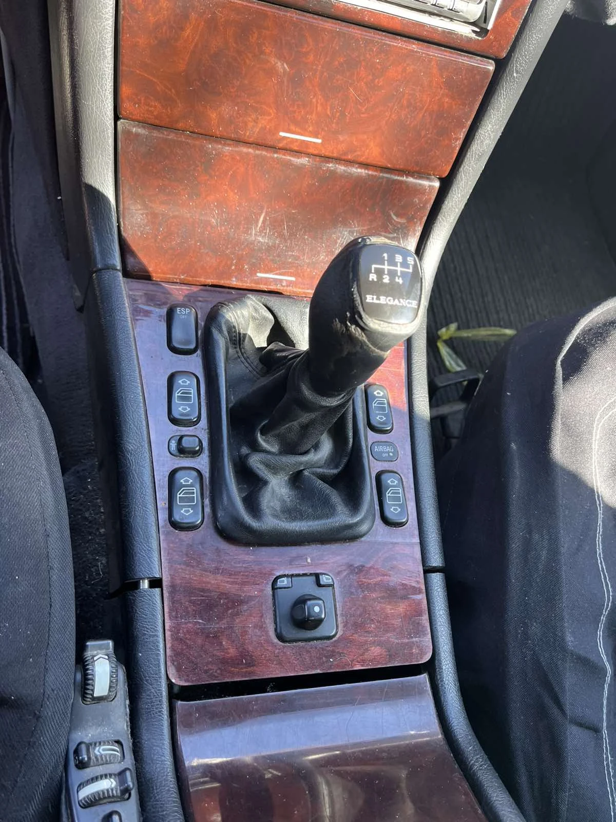 Mercedes-Benz E 250 катафалка, снимка 8 - Автомобили и джипове - 54134992