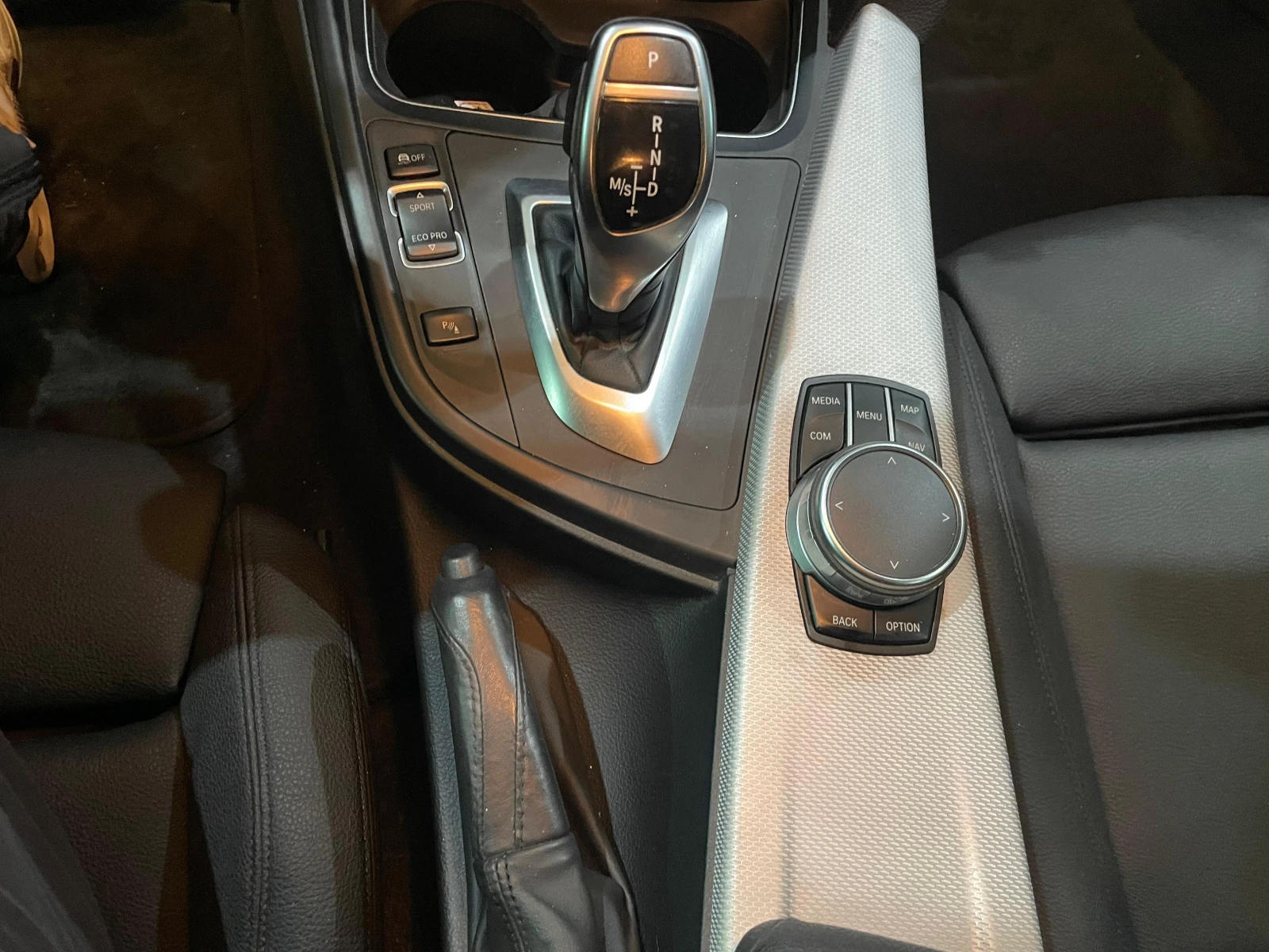 BMW 320 d RWD B47 LCI (FaceLift) ! M Pack !, снимка 17 - Автомобили и джипове - 54148884