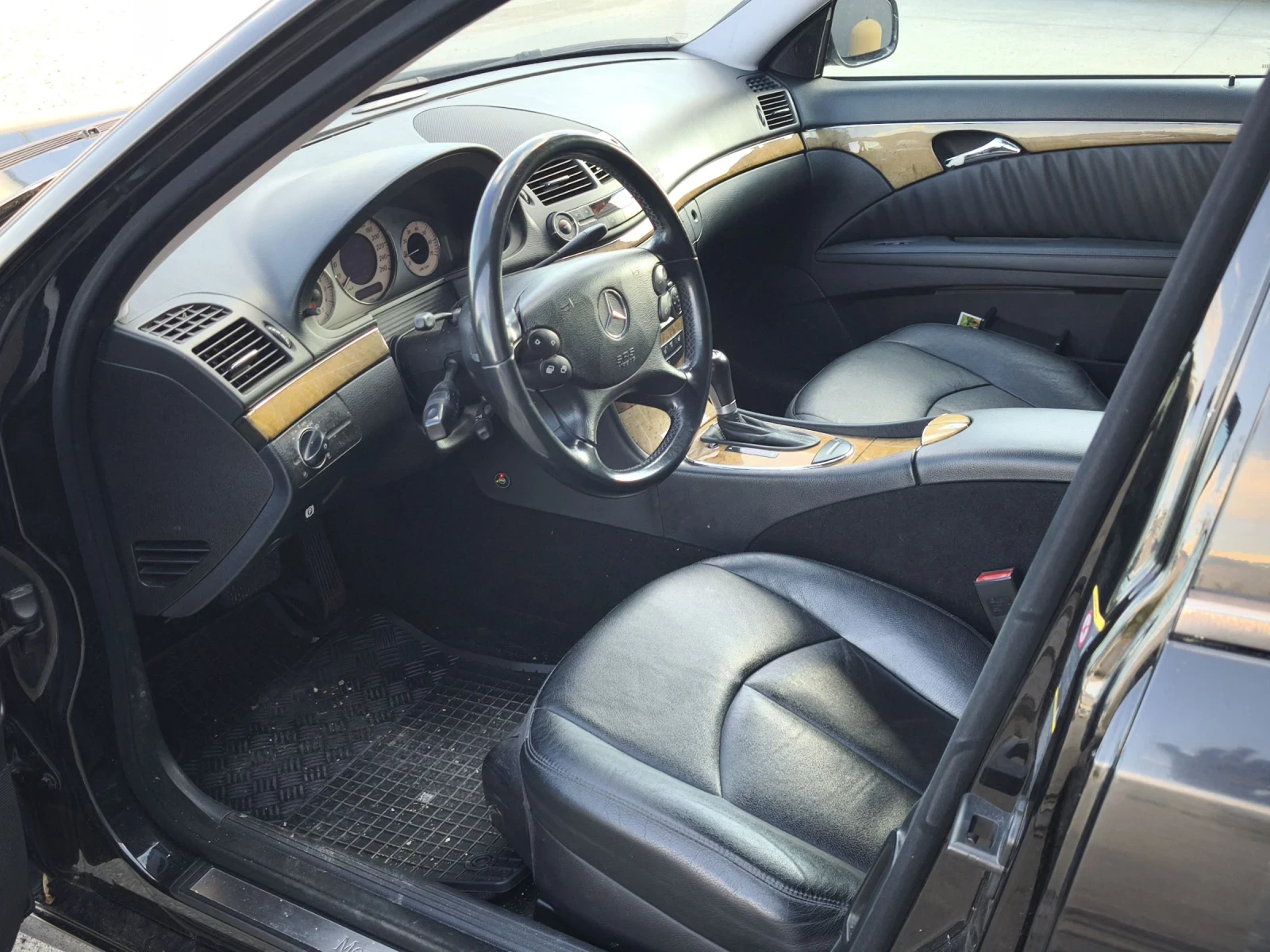 Mercedes-Benz E 280 Комби 4 матик , снимка 6 - Автомобили и джипове - 54527102