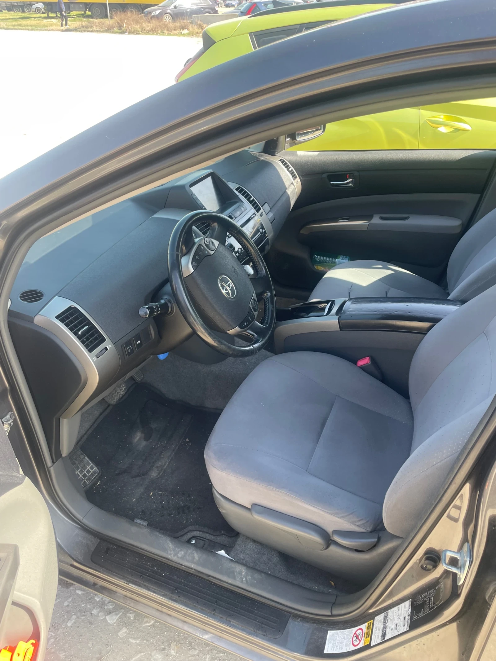 Toyota Prius, снимка 2 - Автомобили и джипове - 54542733