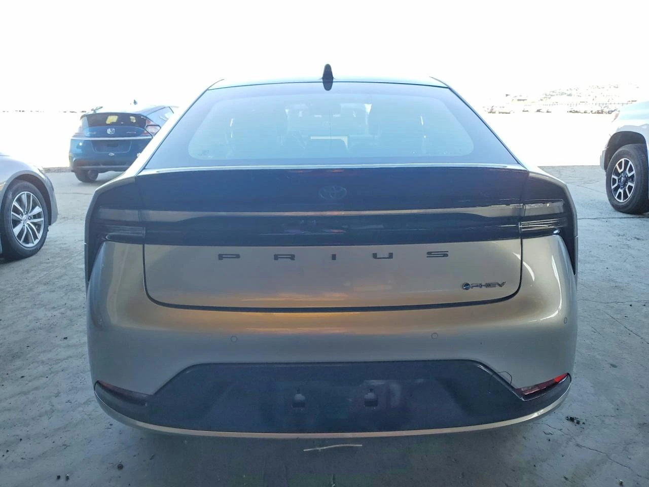 Toyota Prius 2.0l Plug-In Hybrid Xse Premium, снимка 6 - Автомобили и джипове - 54583807