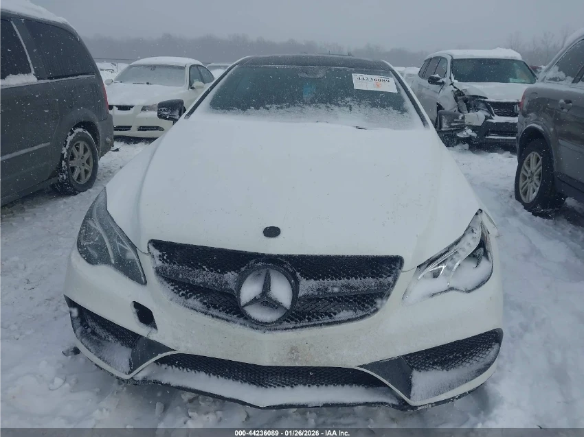 Mercedes-Benz E 400 4MATIC / AMG PKG / ПОДГРЕВИ, снимка 2 - Автомобили и джипове - 54778584