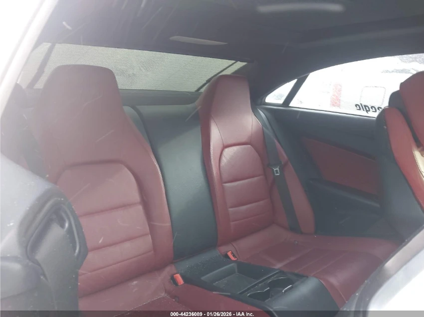 Mercedes-Benz E 400 4MATIC / AMG PKG / ПОДГРЕВИ, снимка 9 - Автомобили и джипове - 54778584