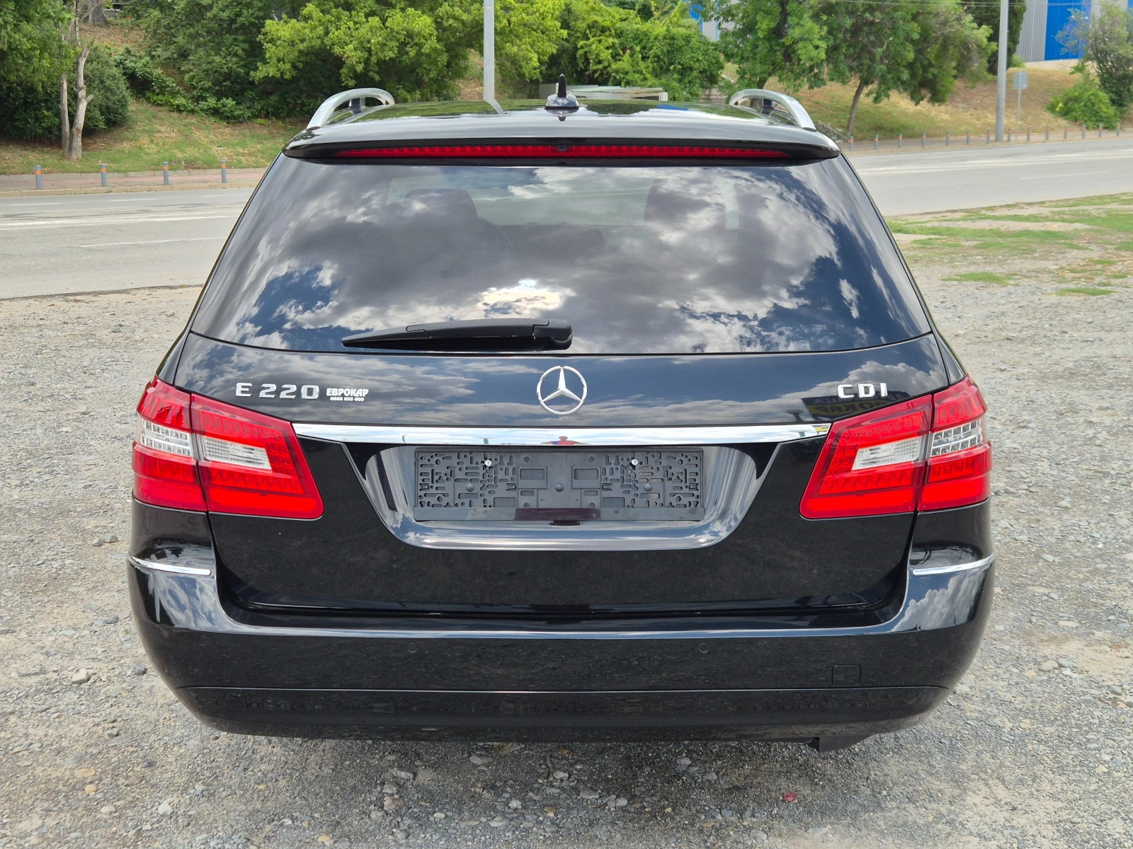Mercedes-Benz E 220 CDI Автомат, снимка 4 - Автомобили и джипове - 54820250