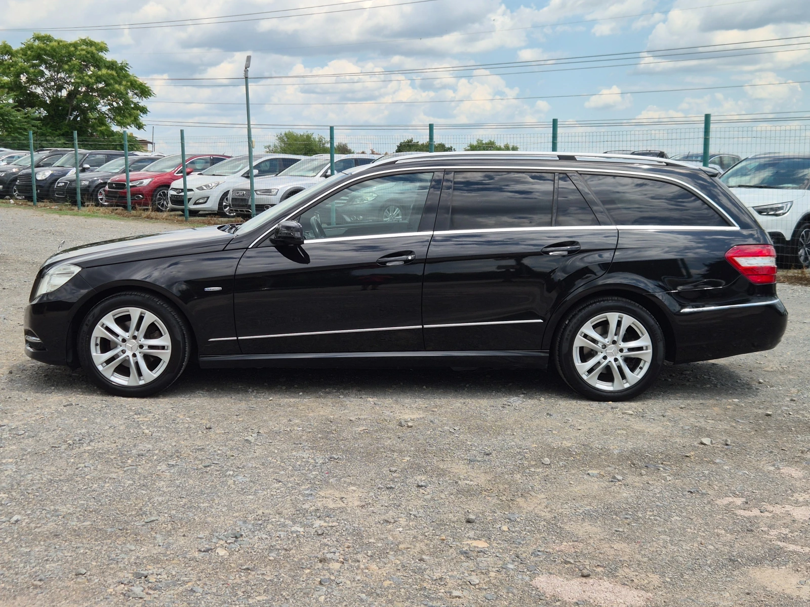 Mercedes-Benz E 220 CDI Автомат, снимка 2 - Автомобили и джипове - 54820250