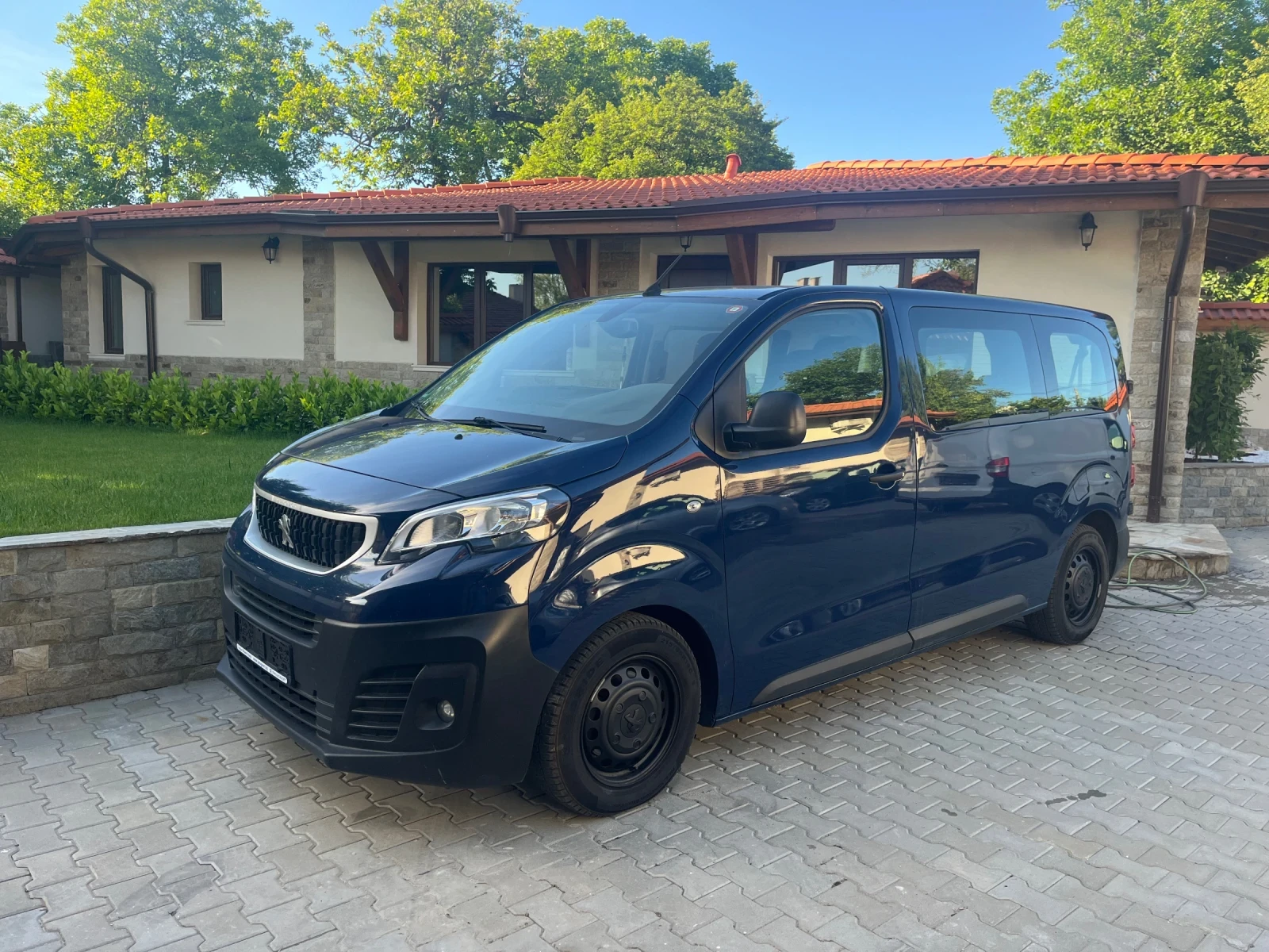 Peugeot Traveler 2.0HDI 8 Места, снимка 2 - Автомобили и джипове - 54907698