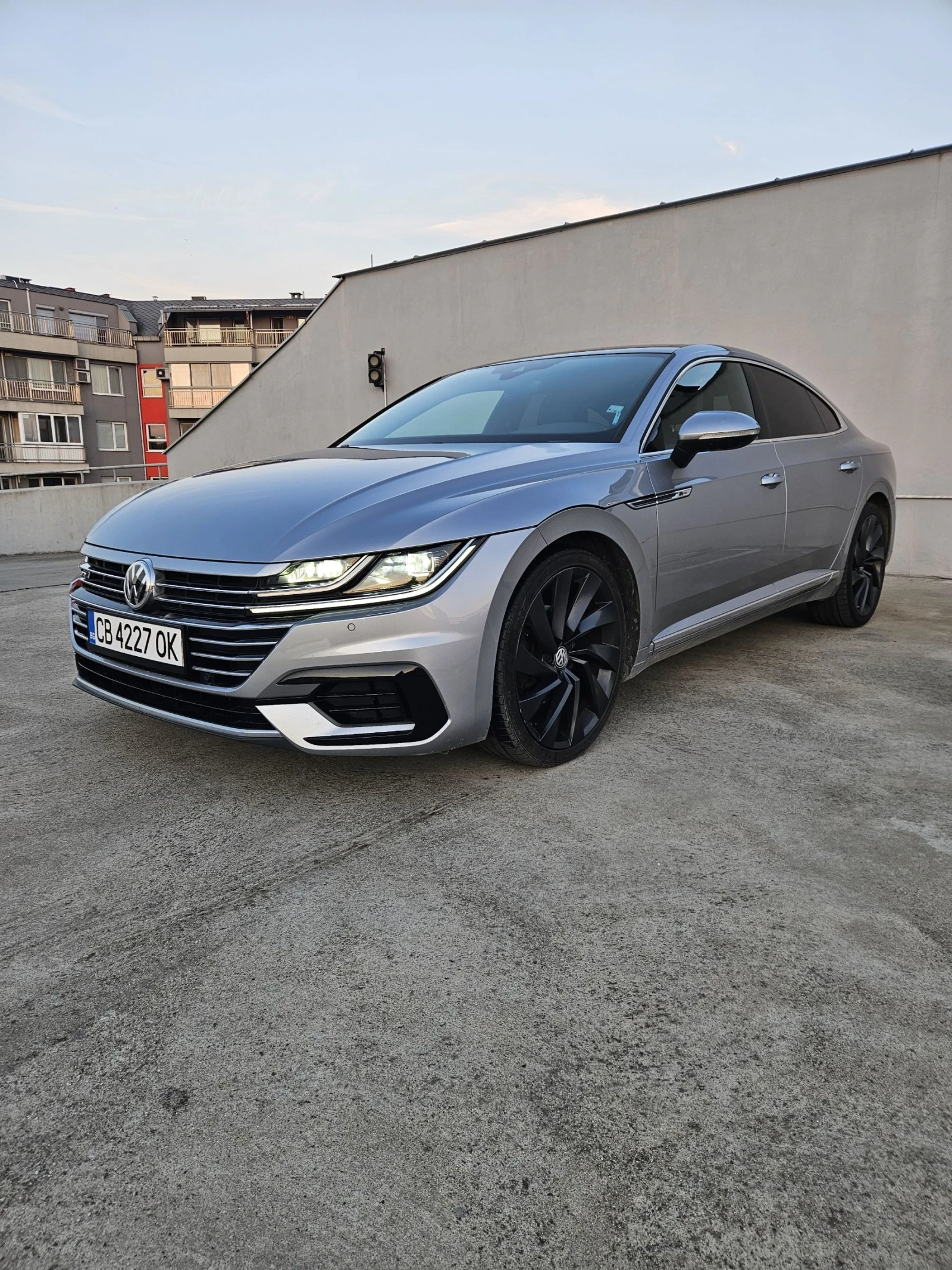 VW Arteon R-Line TDI SCR  DSG PANO ACC SHZ4, снимка 9 - Автомобили и джипове - 55175435