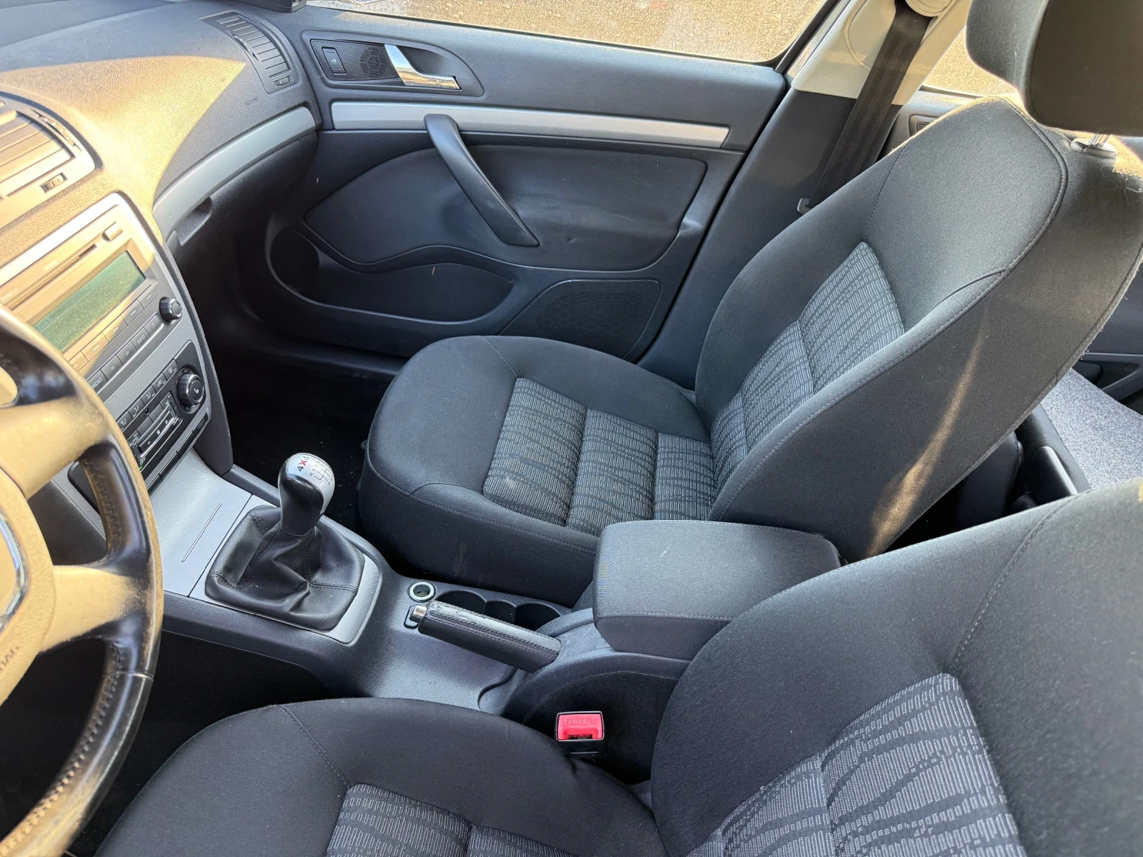 Skoda Octavia, снимка 13 - Автомобили и джипове - 55343075