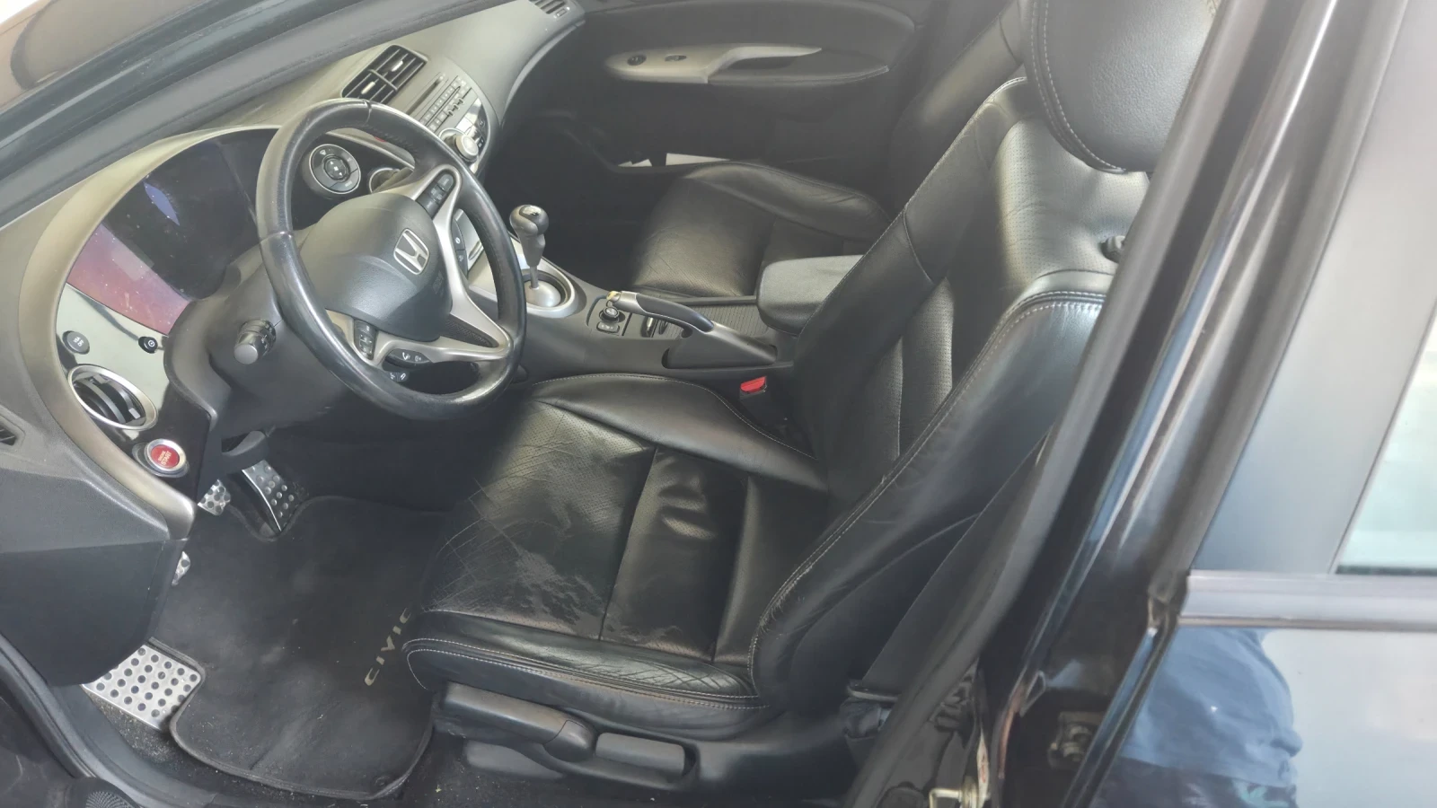 Honda Civic 1.8 V-TEC, снимка 13 - Автомобили и джипове - 55402903