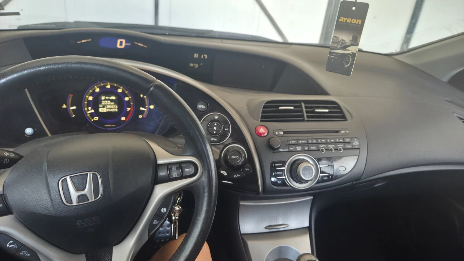 Honda Civic 1.8 V-TEC, снимка 14 - Автомобили и джипове - 55402903