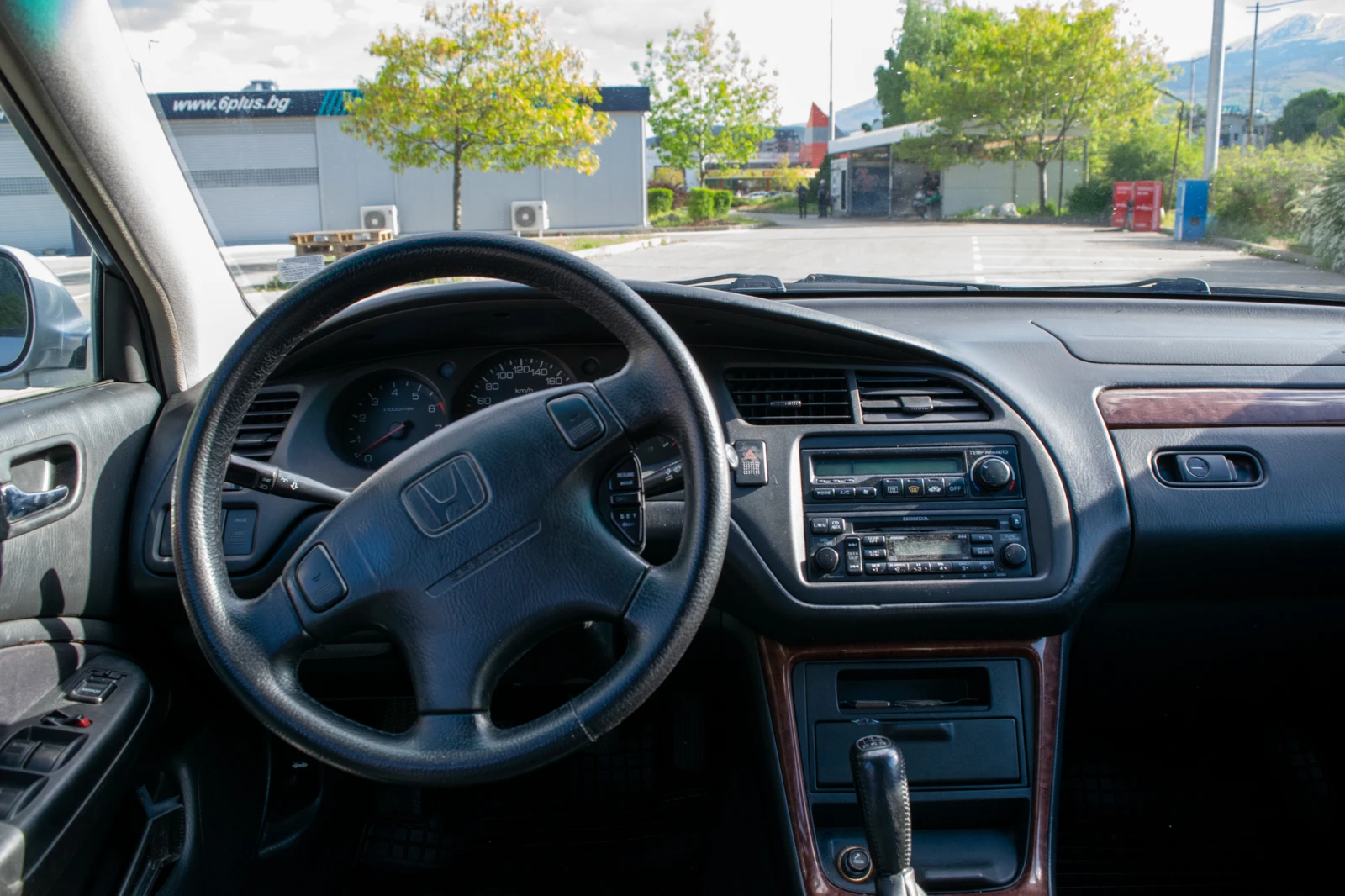 Honda Accord Honda Accord 2.3 VTEC + 2 к-та джанти/гуми + брони, снимка 11 - Автомобили и джипове - 55578516