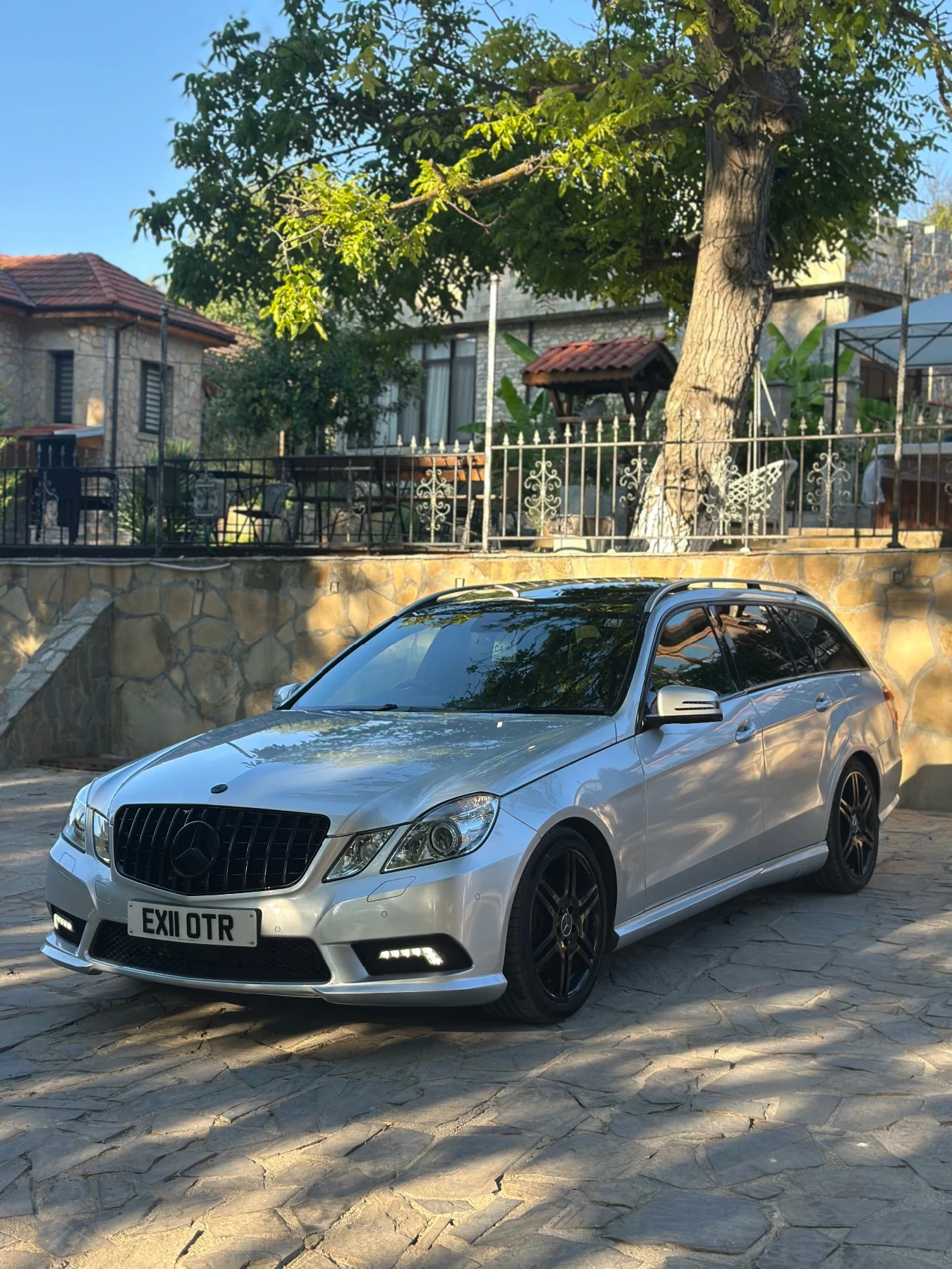 Mercedes-Benz E 250 2.2 cdi, снимка 2 - Автомобили и джипове - 56062878