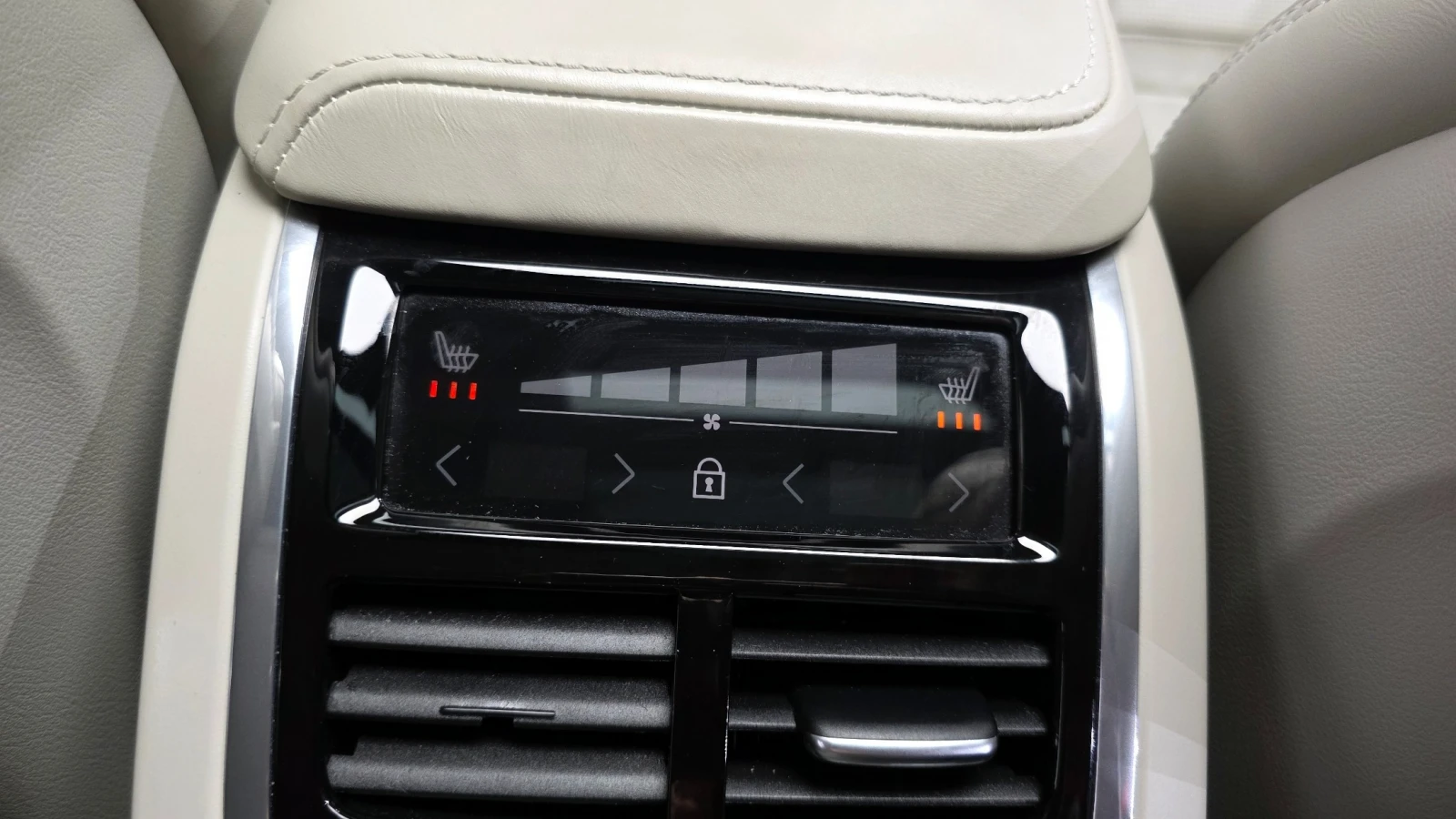 Volvo S60 T5 INSCRIPTION * DIS * ОБДУХ * B&W * HUD * 360 * P, снимка 16 - Автомобили и джипове - 56165436