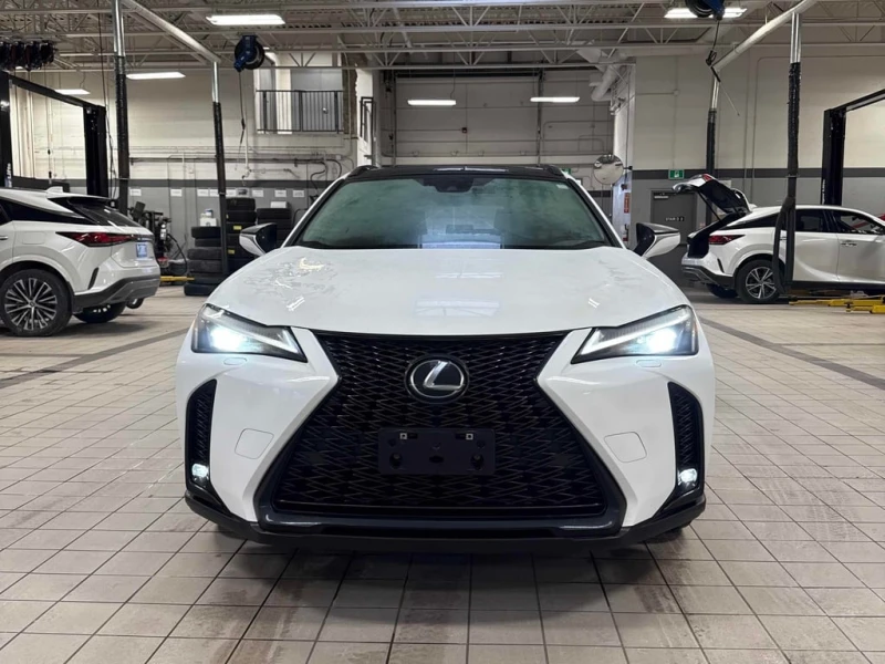 Lexus UX 250h 2023 * CARFAX * БЕЗ ПЪРВОНАЧАЛНА ВНОСКА, снимка 2 - Автомобили и джипове - 52969653