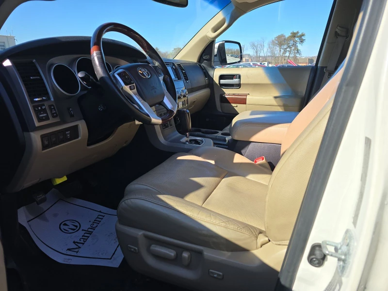 Toyota Sequoia PLATINUM* 5.7* V8* ПОДГРЕВ* КАМЕРА* КЕЙЛЕС, снимка 10 - Автомобили и джипове - 53463042