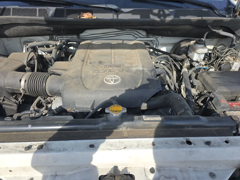 Toyota Sequoia PLATINUM* 5.7* V8* ПОДГРЕВ* КАМЕРА* КЕЙЛЕС, снимка 16 - Автомобили и джипове - 53463042