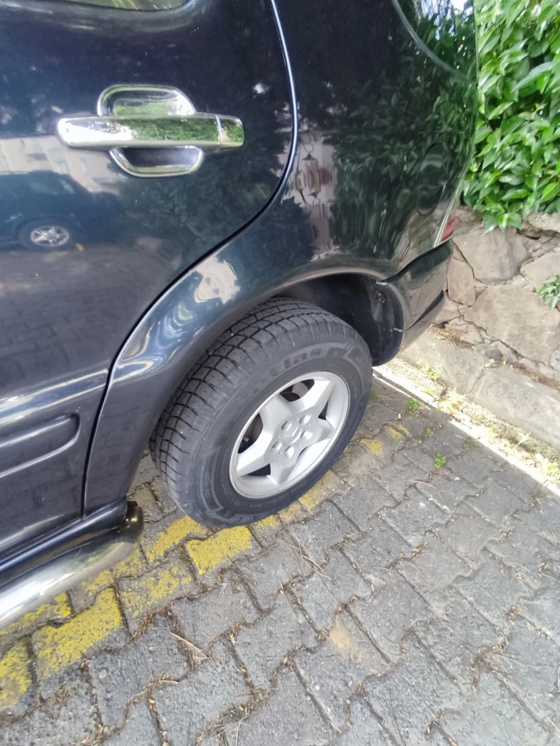 Mercedes-Benz ML 270, снимка 16 - Автомобили и джипове - 53529854