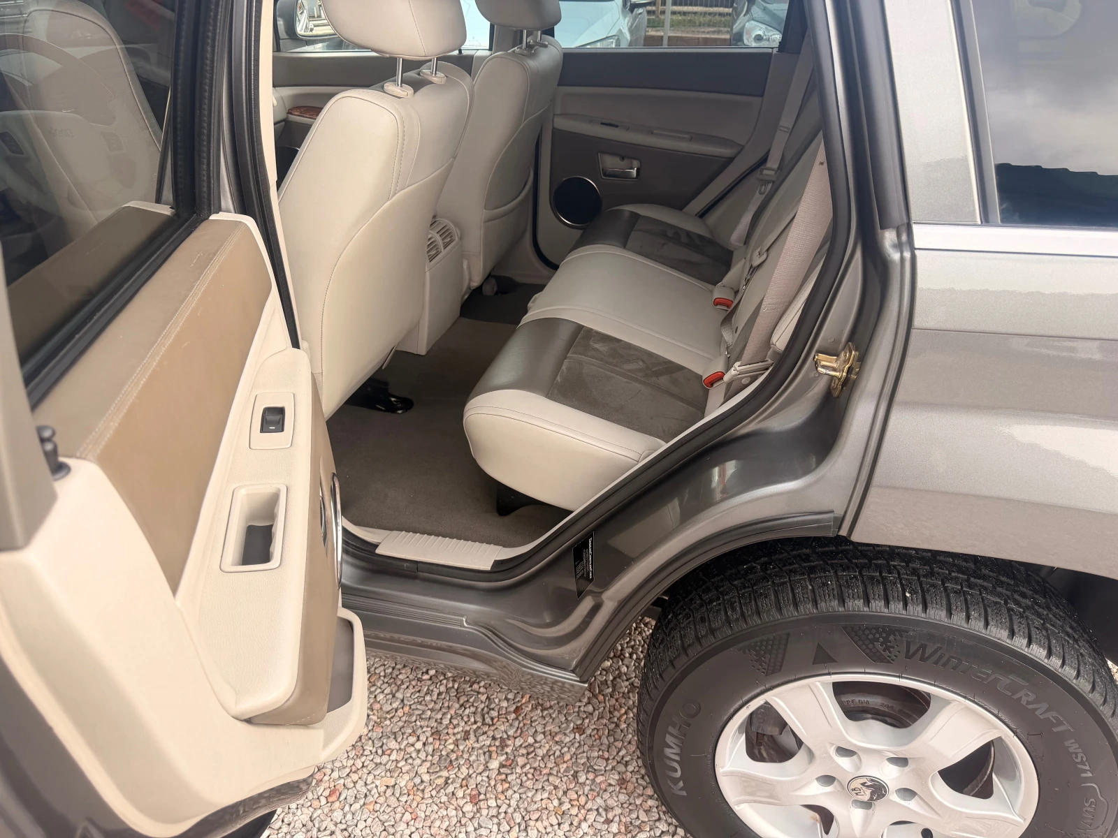 Jeep Grand cherokee 3.0D* AUT* OVERLAND* 218ks* QUADRA DRIVE* LIZING, снимка 16 - Автомобили и джипове - 54068632