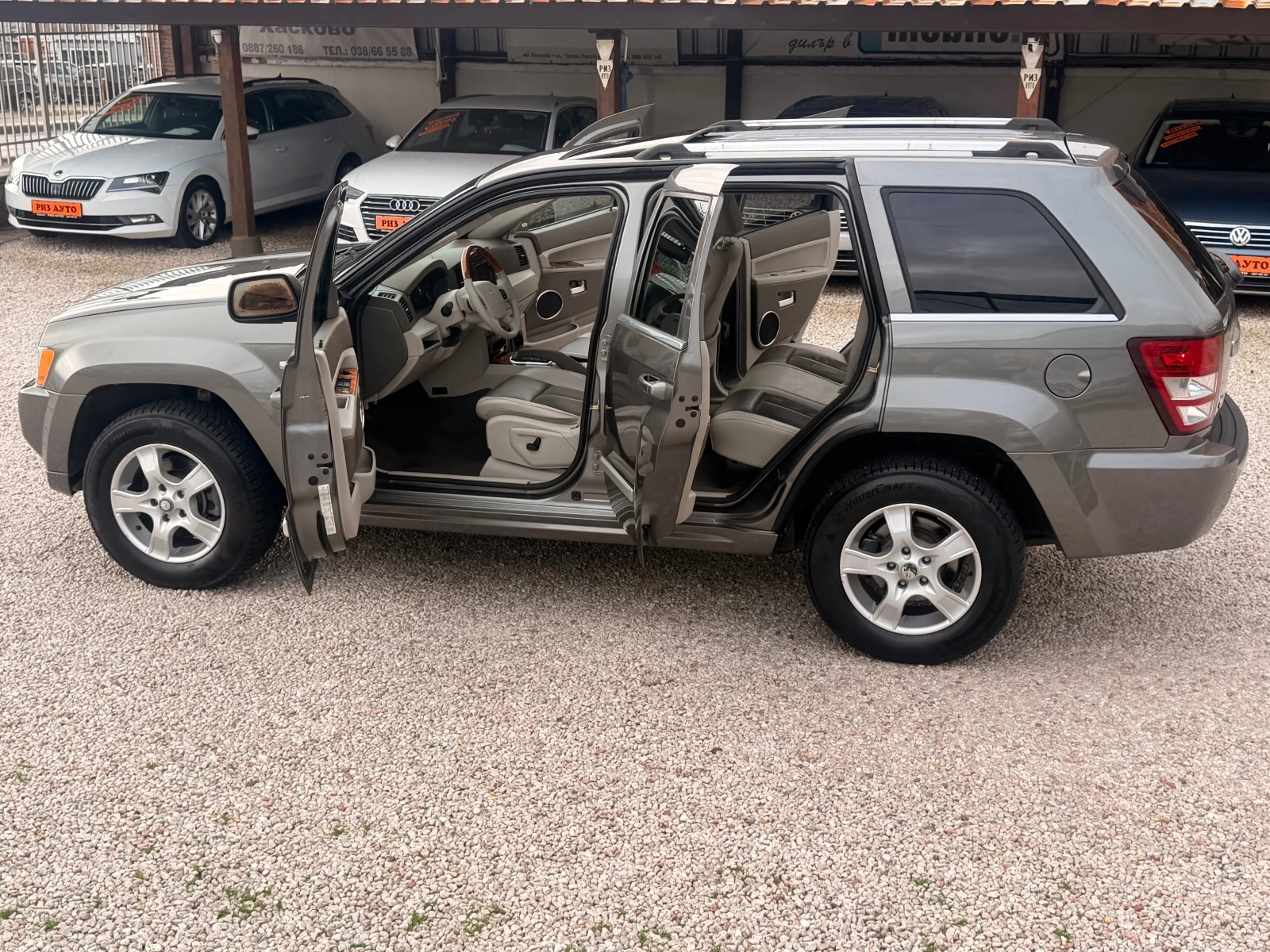 Jeep Grand cherokee 3.0D* AUT* OVERLAND* 218ks* QUADRA DRIVE* LIZING, снимка 10 - Автомобили и джипове - 54068632