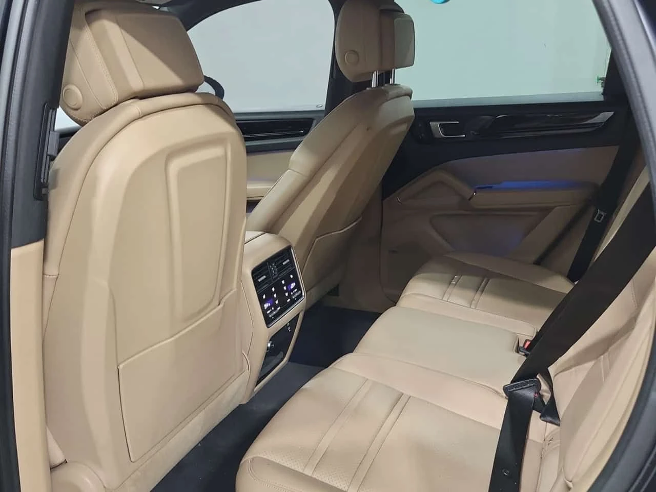 Porsche Cayenne * AWD * ДИСТРОНИК* ПАНОРАМА* 360КАМЕРА* , снимка 12 - Автомобили и джипове - 54608026