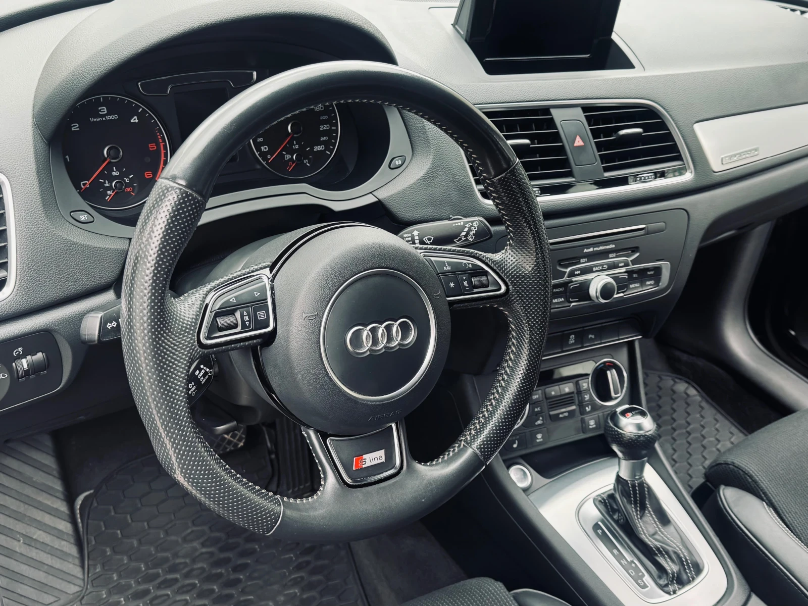 Audi Q3 S-line  Quattro, снимка 6 - Автомобили и джипове - 54628112
