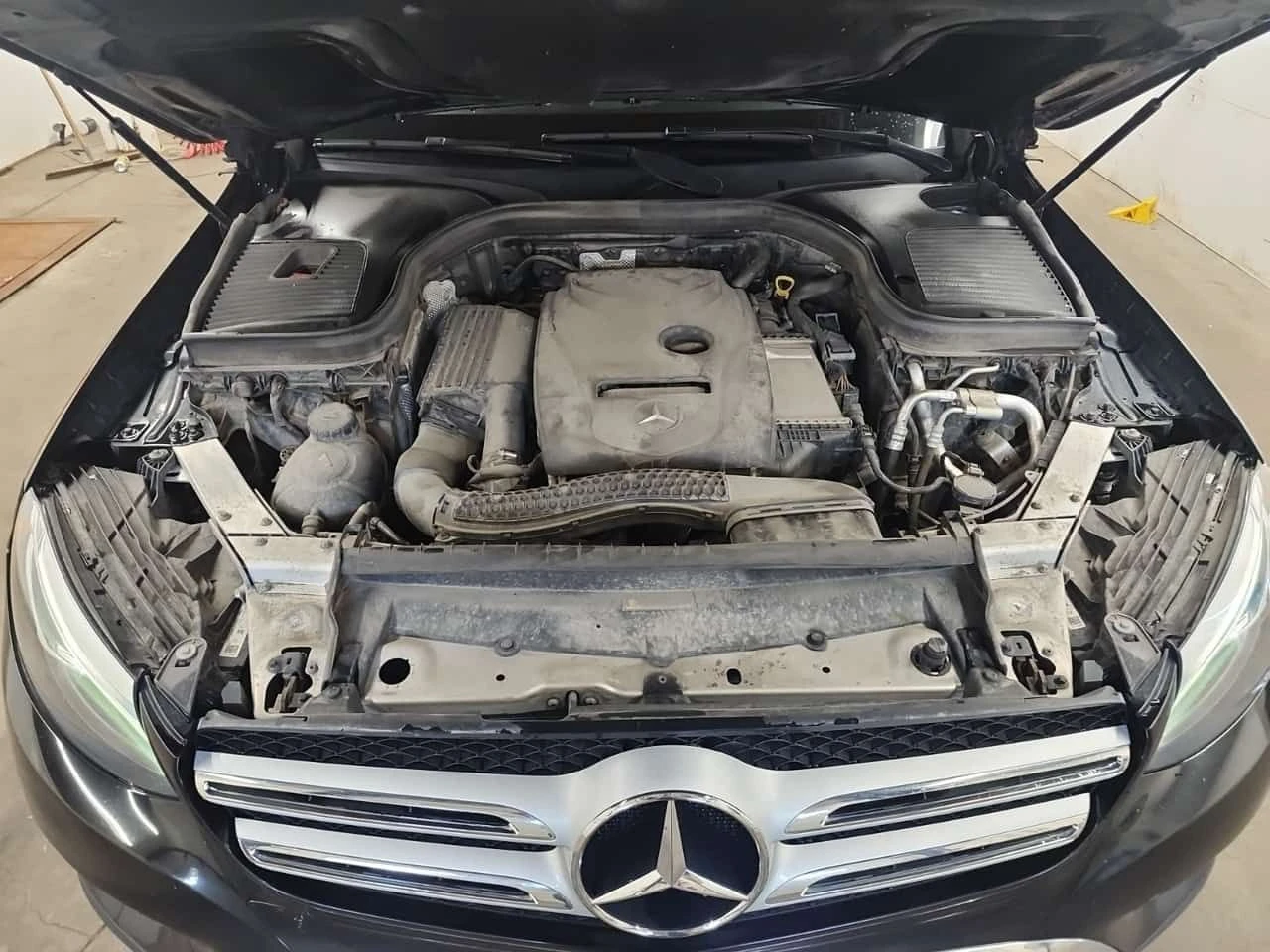 Mercedes-Benz GLC 300  * CARFAX * ОПЦИЯ ЗА ФИНАНСИРАНЕ, снимка 16 - Автомобили и джипове - 55547201