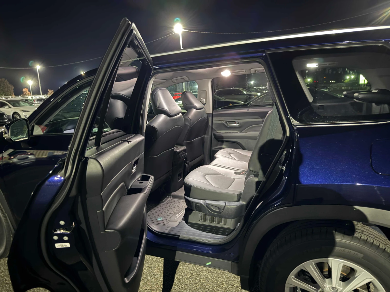 Toyota Highlander * Hybrid * CARFAX * ОПЦИЯ ЗА ФИНАНСИРАНЕ, снимка 9 - Автомобили и джипове - 56116610