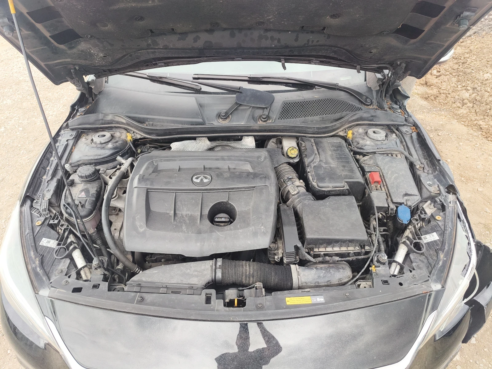 Infiniti Q30, снимка 10 - Автомобили и джипове - 56730051