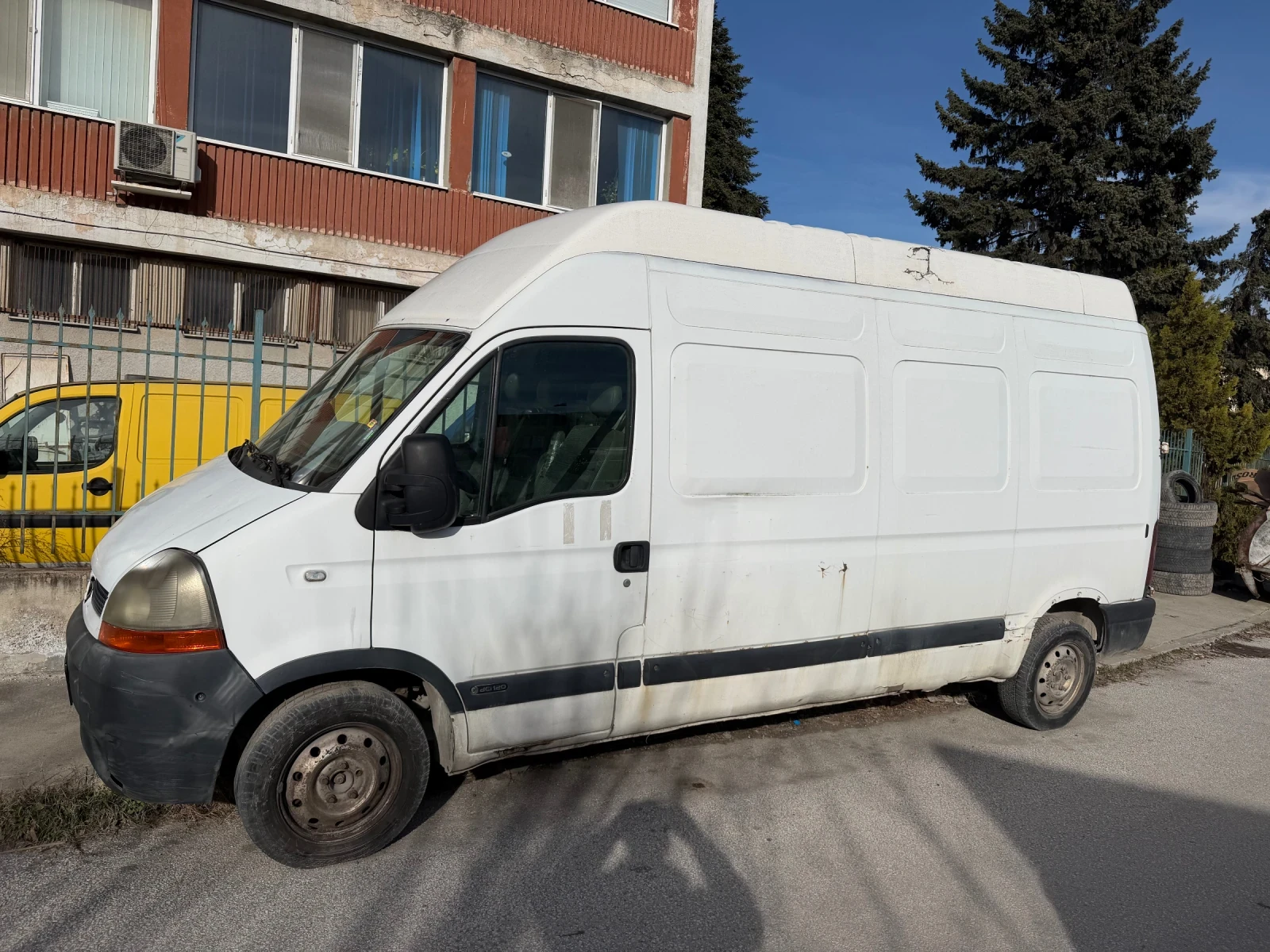 Renault Master, снимка 2 - Бусове и автобуси - 56655293