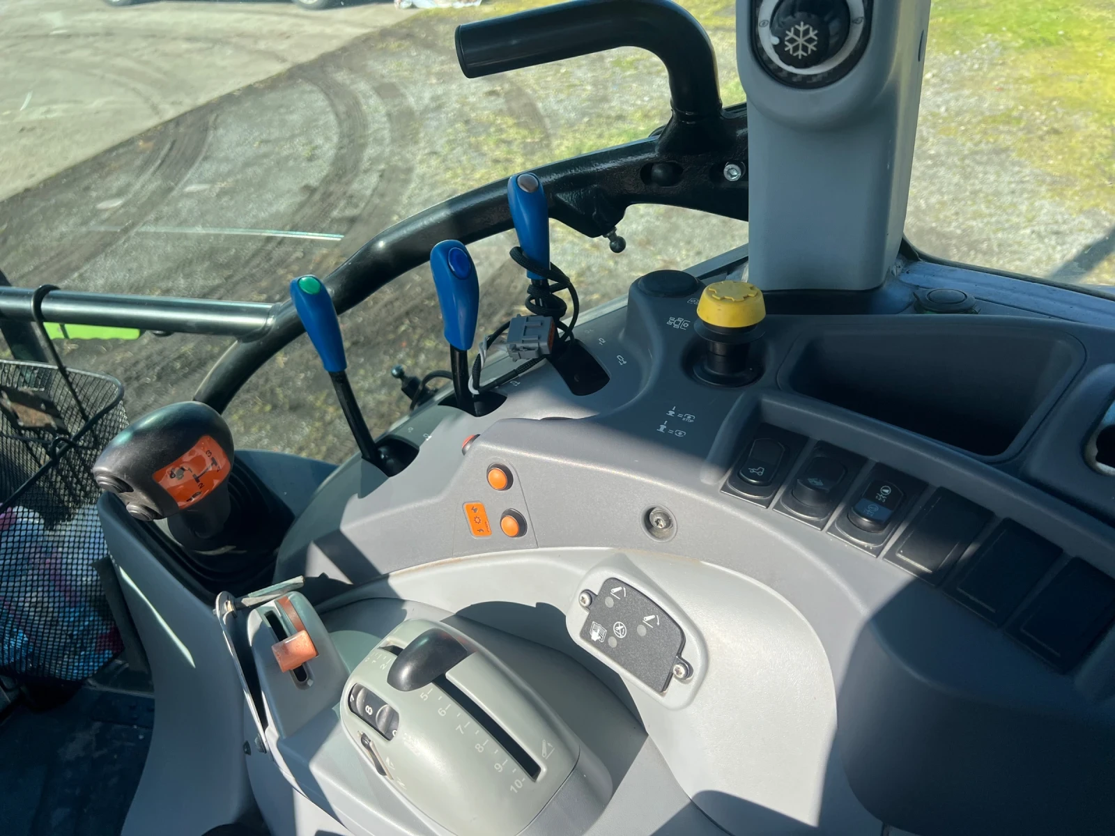 Трактор New Holland T5 105 - изображение 5