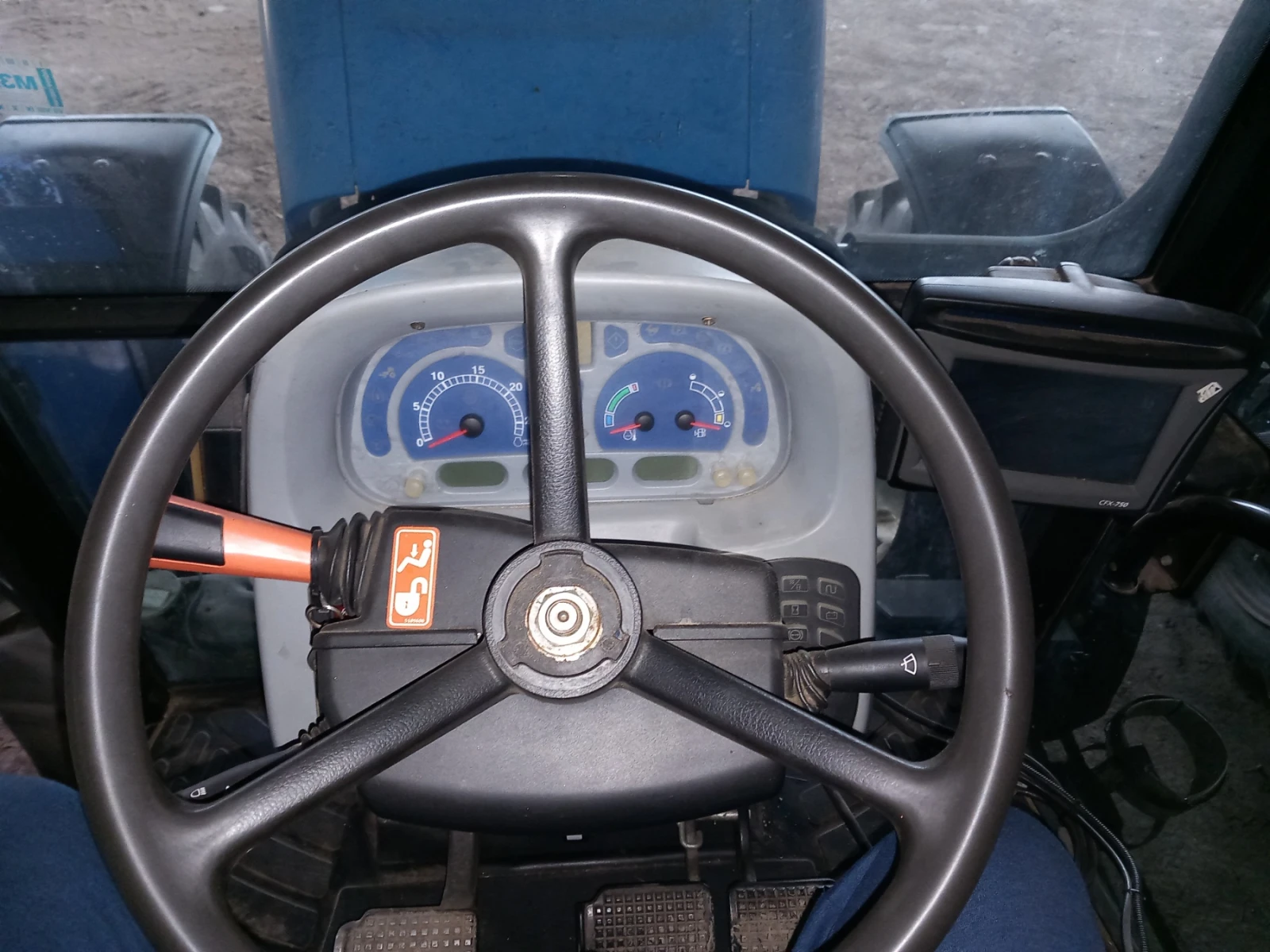 Трактор New Holland T5060 - изображение 6