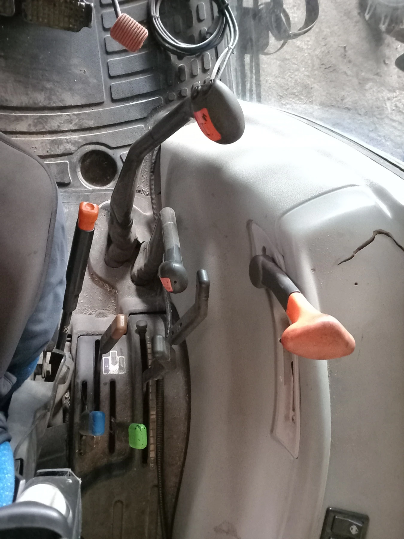 Трактор New Holland T5060 - изображение 4