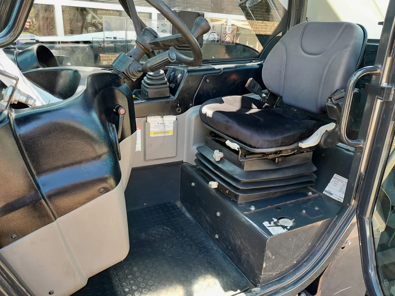 ������������ �������� Bobcat T 40.180 SLP + 3 ����� ������ | Mobile.bg � ����������� 17