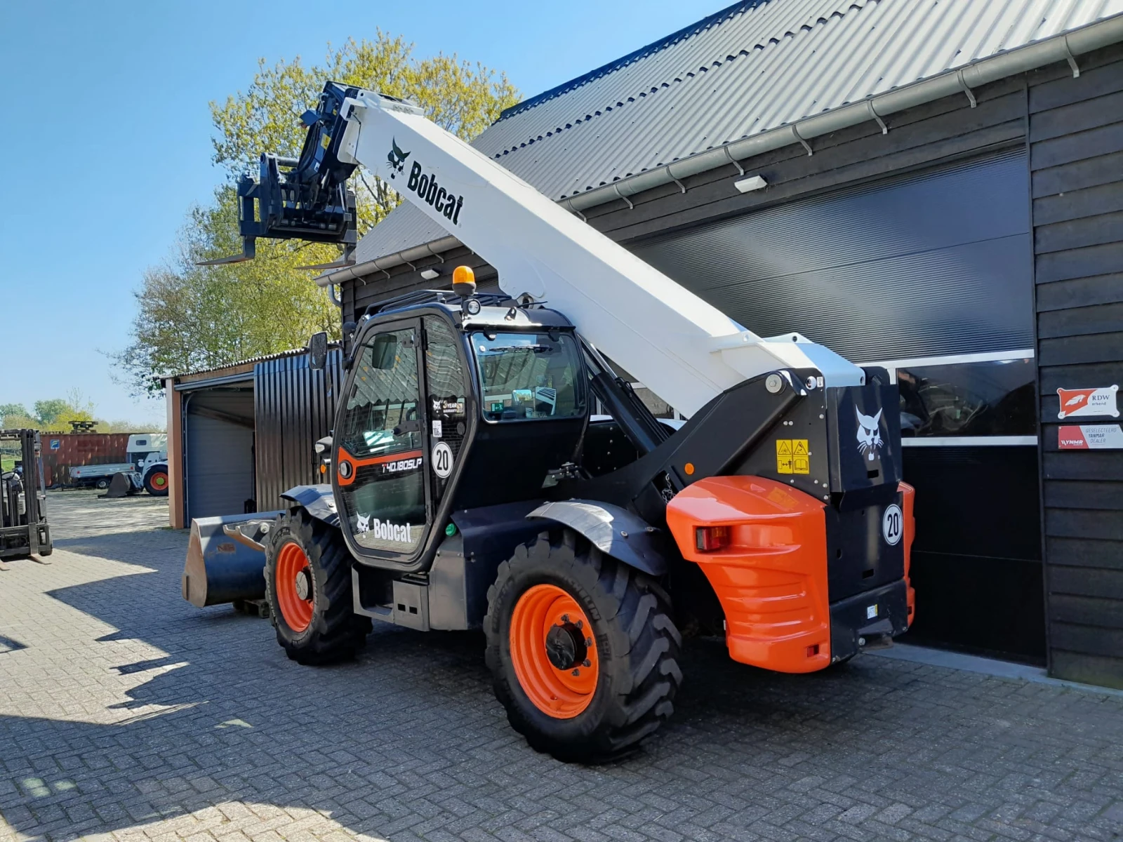 ������������ �������� Bobcat T 40.180 SLP + 3 ����� ������ | Mobile.bg � ����������� 3