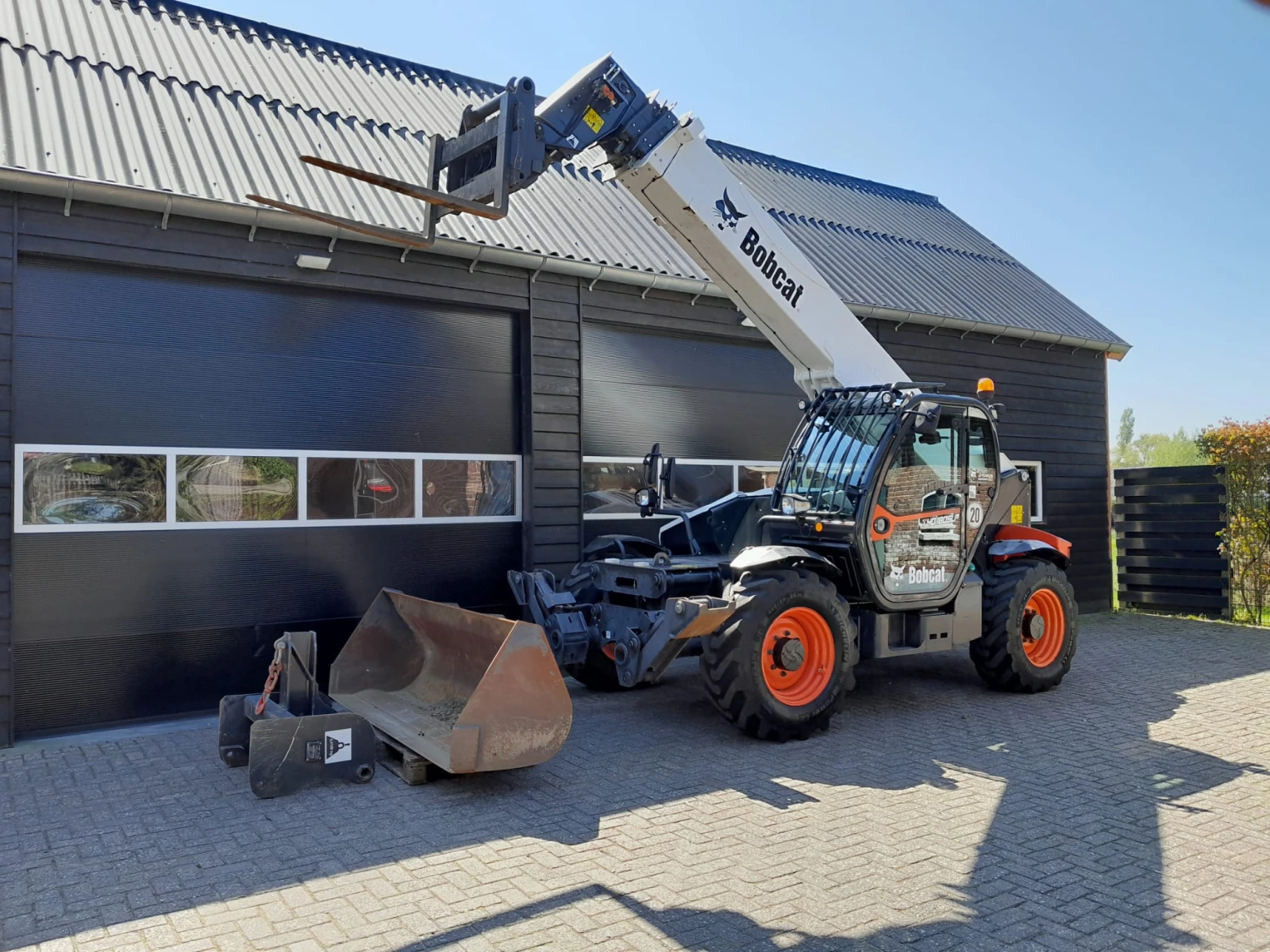������������ �������� Bobcat T 40.180 SLP + 3 ����� ������ | Mobile.bg � ����������� 4