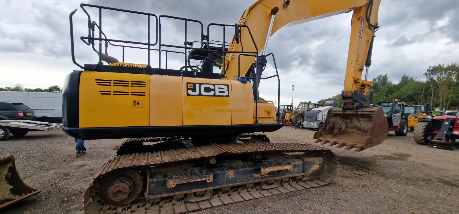 Багер JCB JS220, снимка 2 - Индустриална техника - 56018814