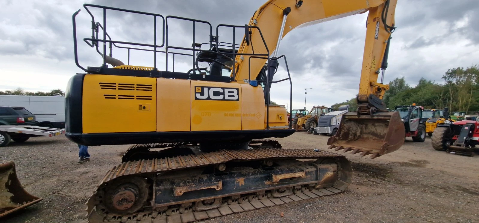 Багер JCB JS220, снимка 11 - Индустриална техника - 56018814