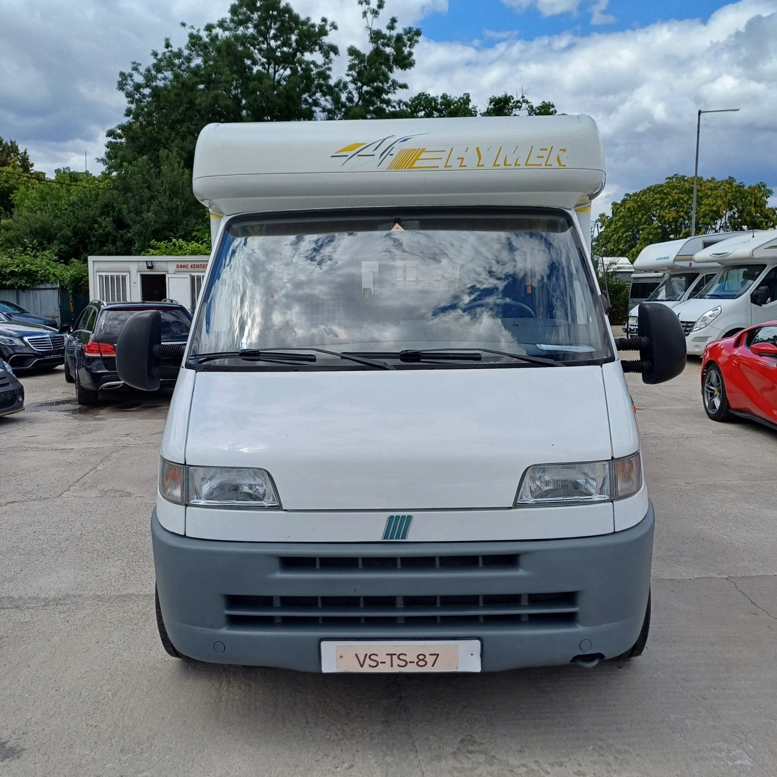 Кемпер HYMER / ERIBA, снимка 2 - Каравани и кемпери - 55414489