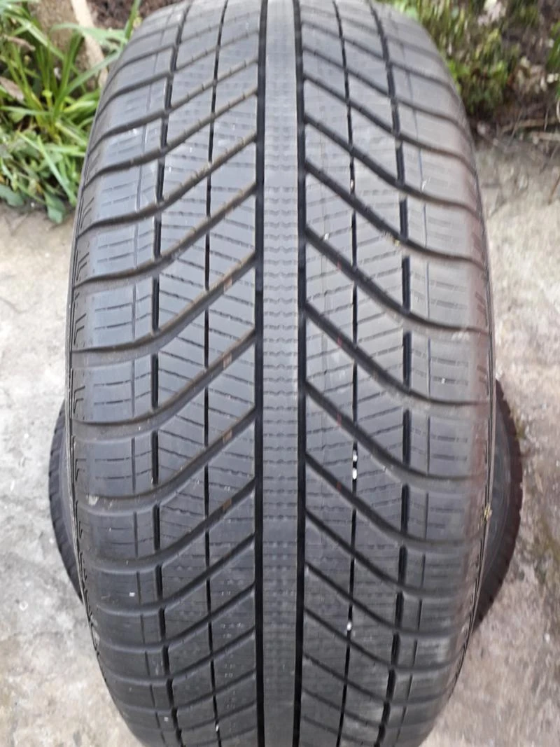 Гуми Зимни 205/50R17, снимка 1 - Гуми и джанти - 23820006