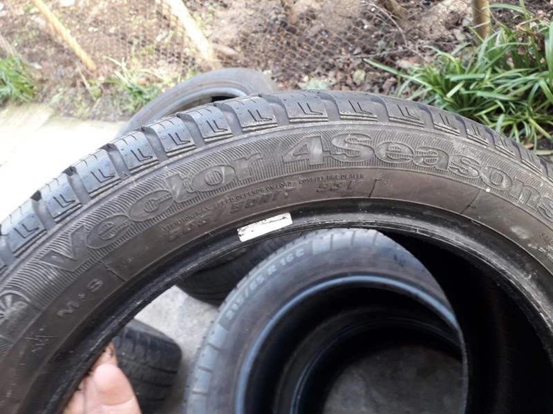 Гуми Зимни 205/50R17, снимка 6 - Гуми и джанти - 23820006