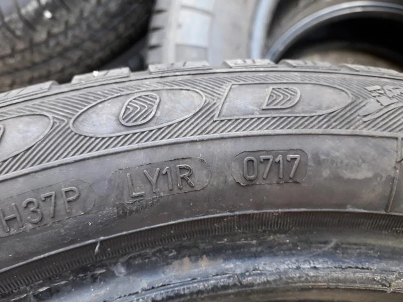 Гуми Зимни 205/50R17, снимка 7 - Гуми и джанти - 23820006