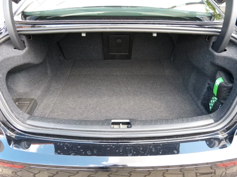 Volvo S60 B5/250HP/ULTIAMTE-DARK/360/HUD/PANO/ACC/713v, снимка 4 - Автомобили и джипове - 51652265