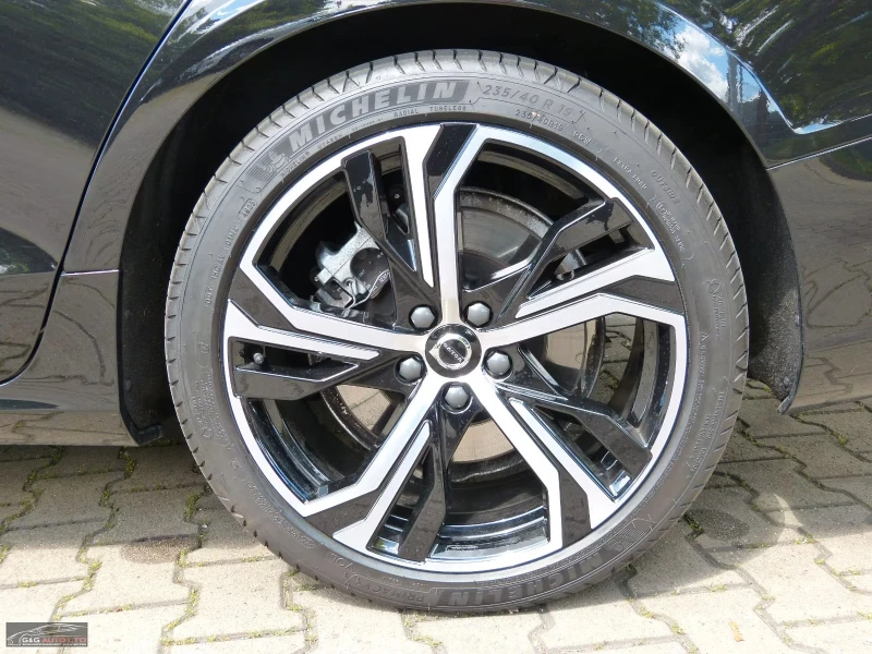 Volvo S60 B5/250HP/ULTIAMTE-DARK/360/HUD/PANO/ACC/713v, снимка 5 - Автомобили и джипове - 51652265