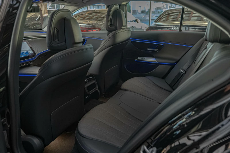 Mercedes-Benz E 220 d/Avantgarde/Virtual/Панорама/MBUX/Pre-Safe/Therma, снимка 8 - Автомобили и джипове - 51781550