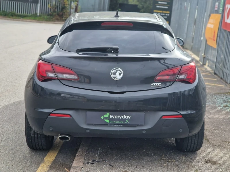 Opel Astra GTC 2.0 CDTi 16V SRi, снимка 6 - Автомобили и джипове - 52194783