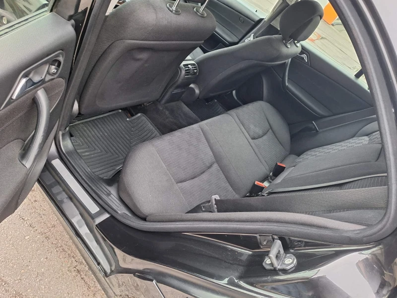Mercedes-Benz C 180  Gaz Inj. Kompresor, снимка 7 - Автомобили и джипове - 52404144