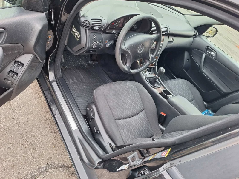 Mercedes-Benz C 180  Gaz Inj. Kompresor, снимка 6 - Автомобили и джипове - 52404144