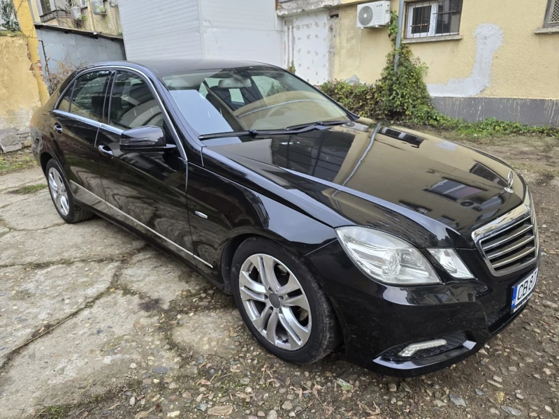 Mercedes-Benz E 220 Avangarde, снимка 9 - Автомобили и джипове - 52661808