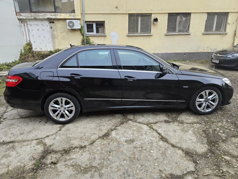 Mercedes-Benz E 220 Avangarde, снимка 6 - Автомобили и джипове - 52661808
