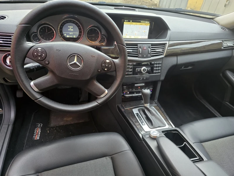 Mercedes-Benz E 220 Avangarde, снимка 14 - Автомобили и джипове - 52661808